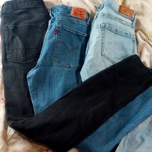 3prs. Size 28 skinny jeans